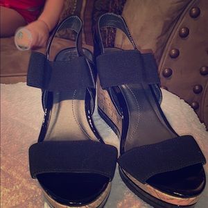 Black cork platforms